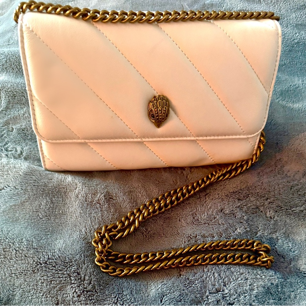 Kurt Geiger London
Soho Chain Wallet
Crossbody Clutch